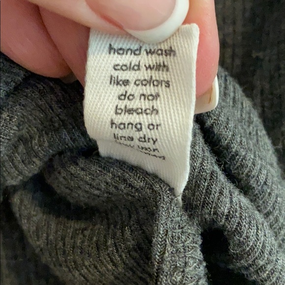 Grey blouse low cut slightly cropped - Picture 5 of 5